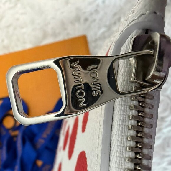 Louis Vuitton x Yayoi Kusama 2023 Monogram Giant Empreinte Neverfull Pouch - Picture 11 of 17